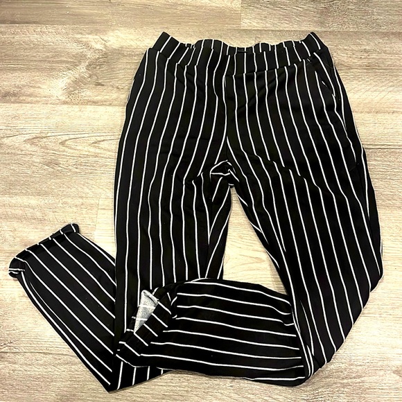 SHEIN STRIPED STRETCHY PANTS - Picture 1 of 1